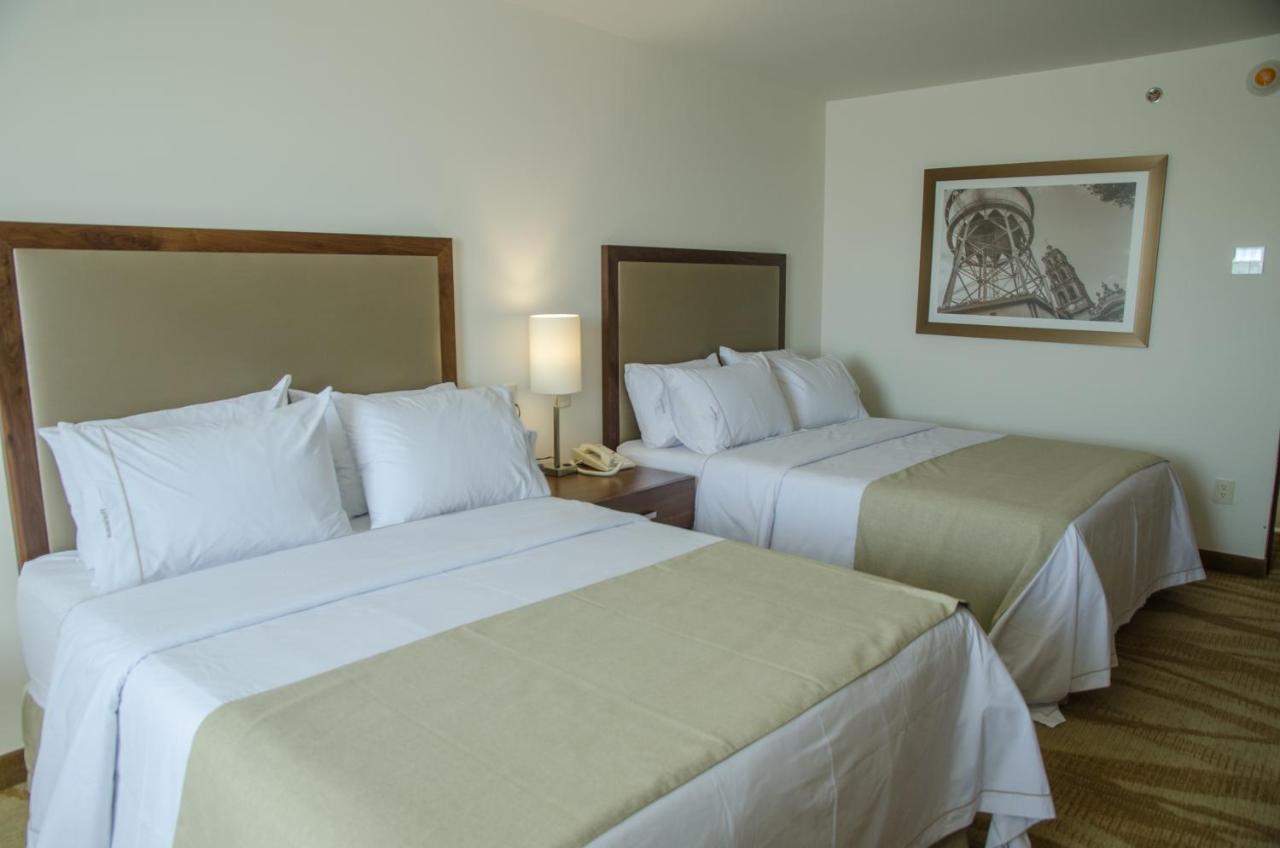 Holiday Inn Express And Suites Celaya By Ihg Phòng bức ảnh